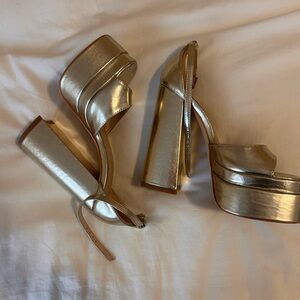 Vintage Elegant Gold Platform Heels